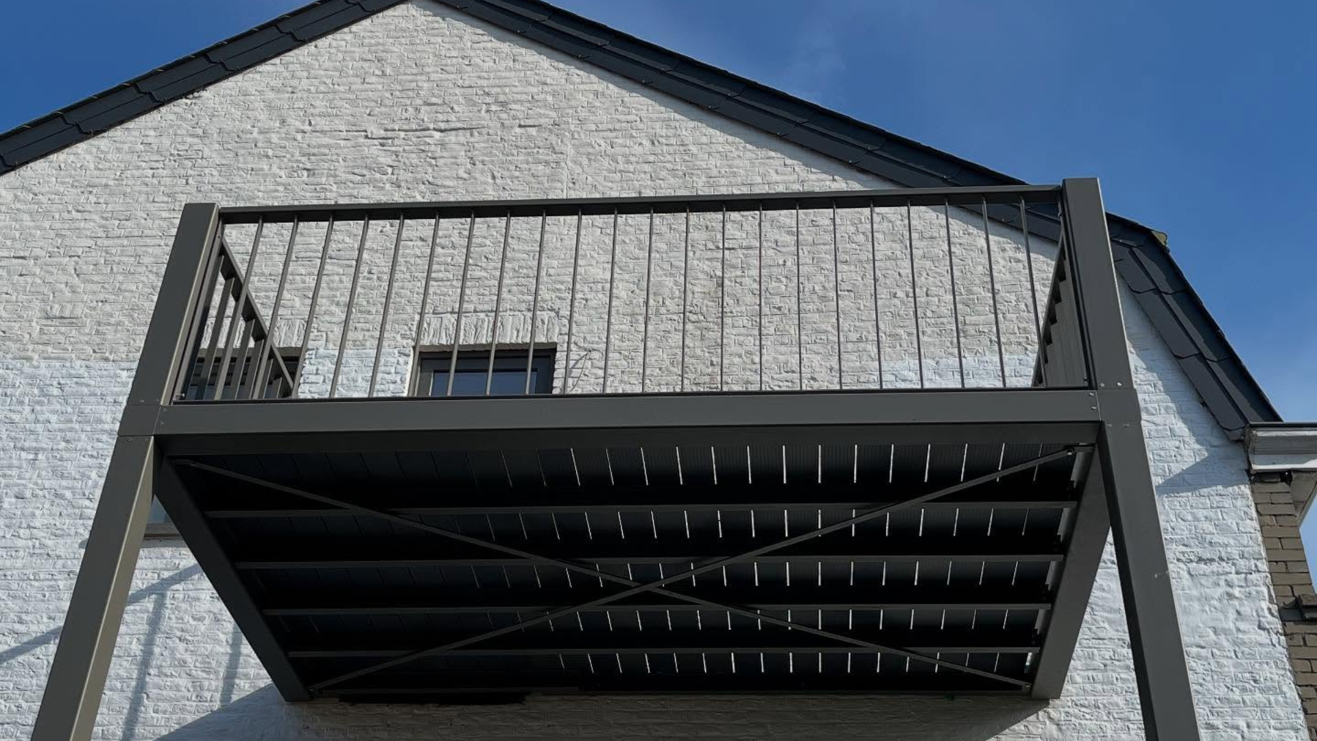 Balcons suspendus métalliques - Ferronnerie Dur Come Fer Métal - Arnaud Van Mosnenck